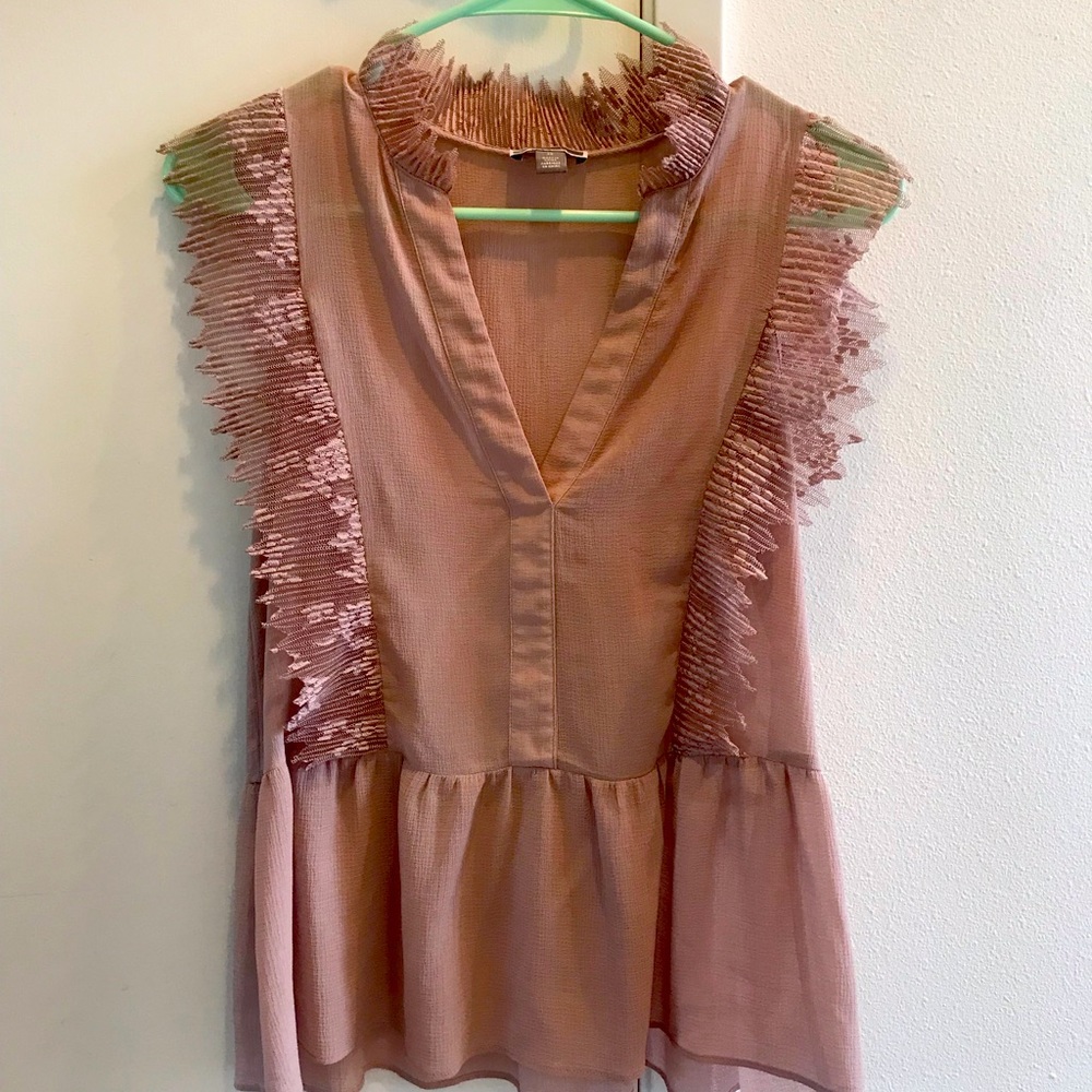 Lace detail sleeveless top